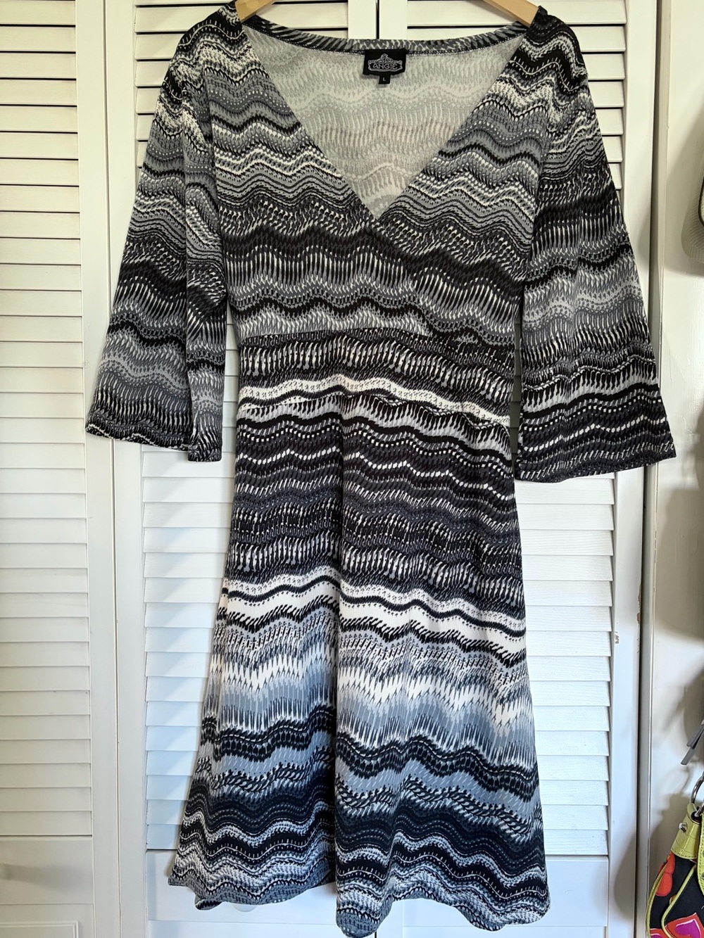 Angie Chevron Wave-Pattern Midi Dress